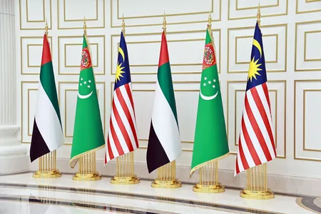 ГК Türkmengaz и Türkmennebit подписали новые соглашения с Petronas и ADNOC