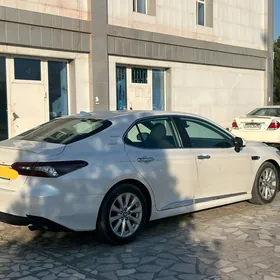 Toyota Camry 2019