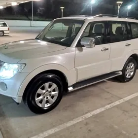 Mitsubishi Pajero 2011