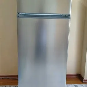 Haladilnik Midea