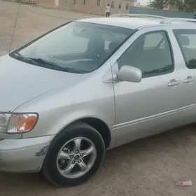 Toyota Sienna 2000