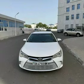 Toyota Camry 2017
