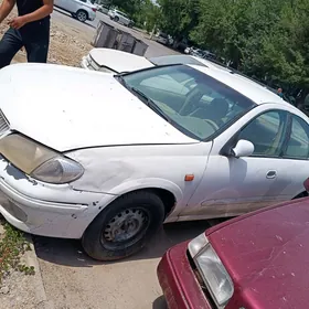 Nissan Sunny 2002