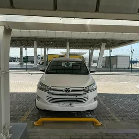Toyota Innova 2020