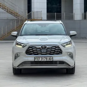 Toyota Highlander 2021
