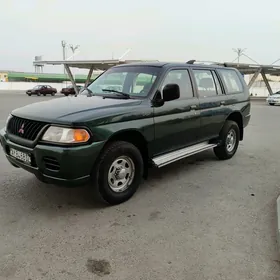 Mitsubishi Montero Sport 2001