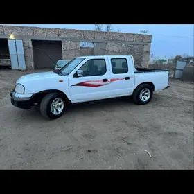 Nissan Navara 2010
