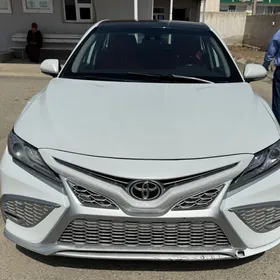 Toyota Camry 2020