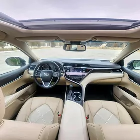 Toyota Camry 2018