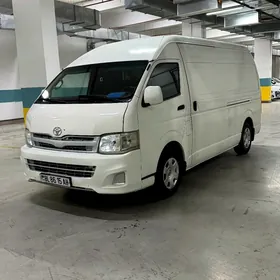 Toyota Hiace 2011