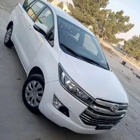 Toyota Innova 2020