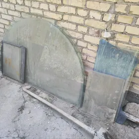Айна Стекло