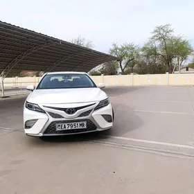 Toyota Camry 2018