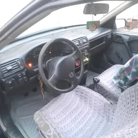 Opel Vectra 1989