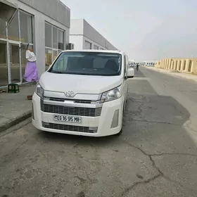 Toyota Hiace 2019