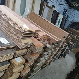 laminat parket gapy
