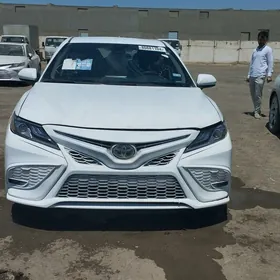 Toyota Camry 2021