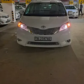 Toyota Sienna 2016