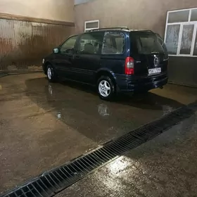 Opel Sintra 1999