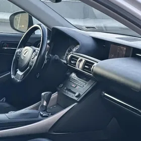 Lexus IS 300 2016
