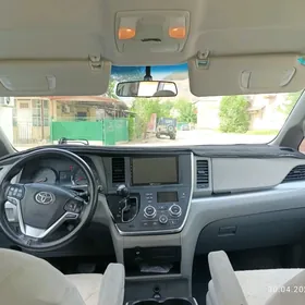 Toyota Sienna 2017