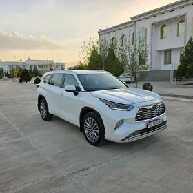 Toyota Highlander 2021