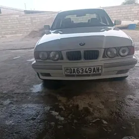 BMW 525 1990
