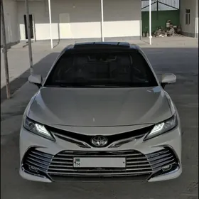 Toyota Camry 2018
