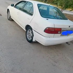 Nissan Sunny 1996