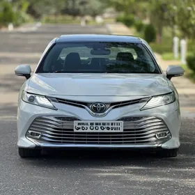 Toyota Camry 2019