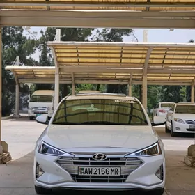 Hyundai Elantra 2020