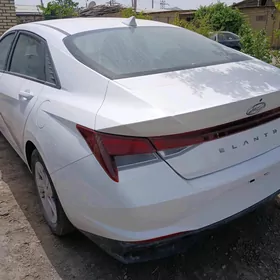 Hyundai Elantra 2021