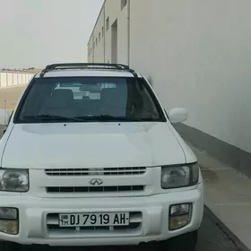 Infiniti QX4 1997