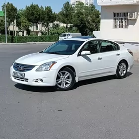Nissan Altima 2012