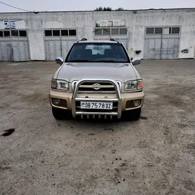 Nissan Pathfinder 2001