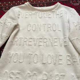 Свитер