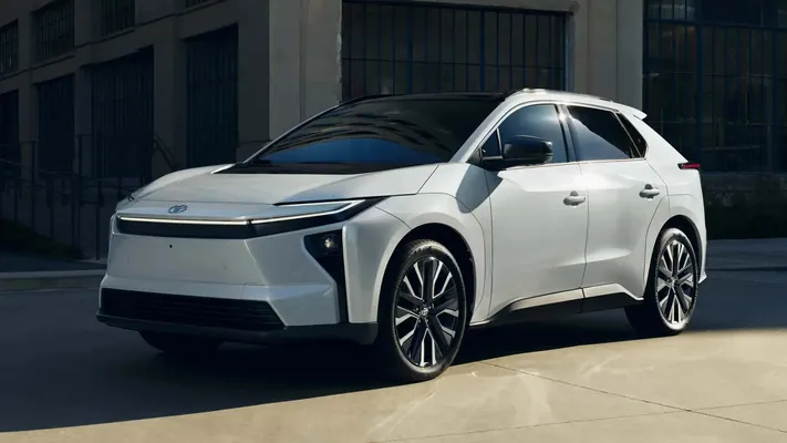 Toyota представила новый электрокроссовер bZ вместо bZ4X: а в чем разница?