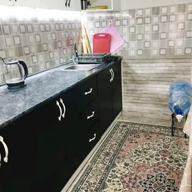 Satlyk 9 mkr 1 etaj 3 komnat