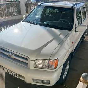 Nissan Pathfinder 2005