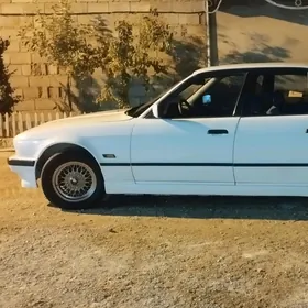 BMW E34 1990