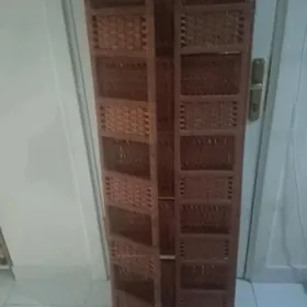 ящик с ключом, полка деревянна