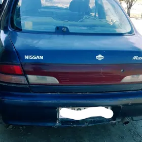 Nissan Maxima 1995