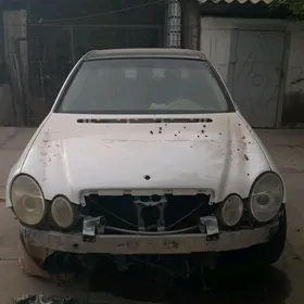 Mercedes-Benz E320 2003