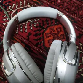 JBL nausnik