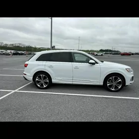 Audi Q7 2021