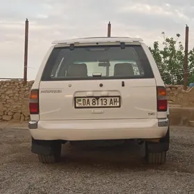 Nissan Pathfinder 1998