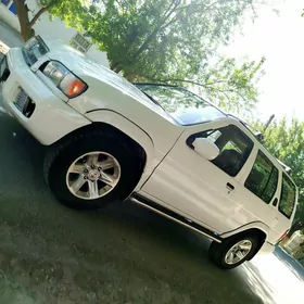 Nissan Pathfinder 2001
