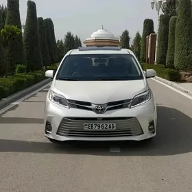 Toyota Sienna 2017