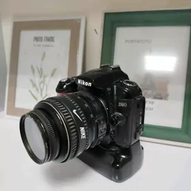 NIKON D90