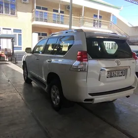 Toyota Land Cruiser Prado 2013